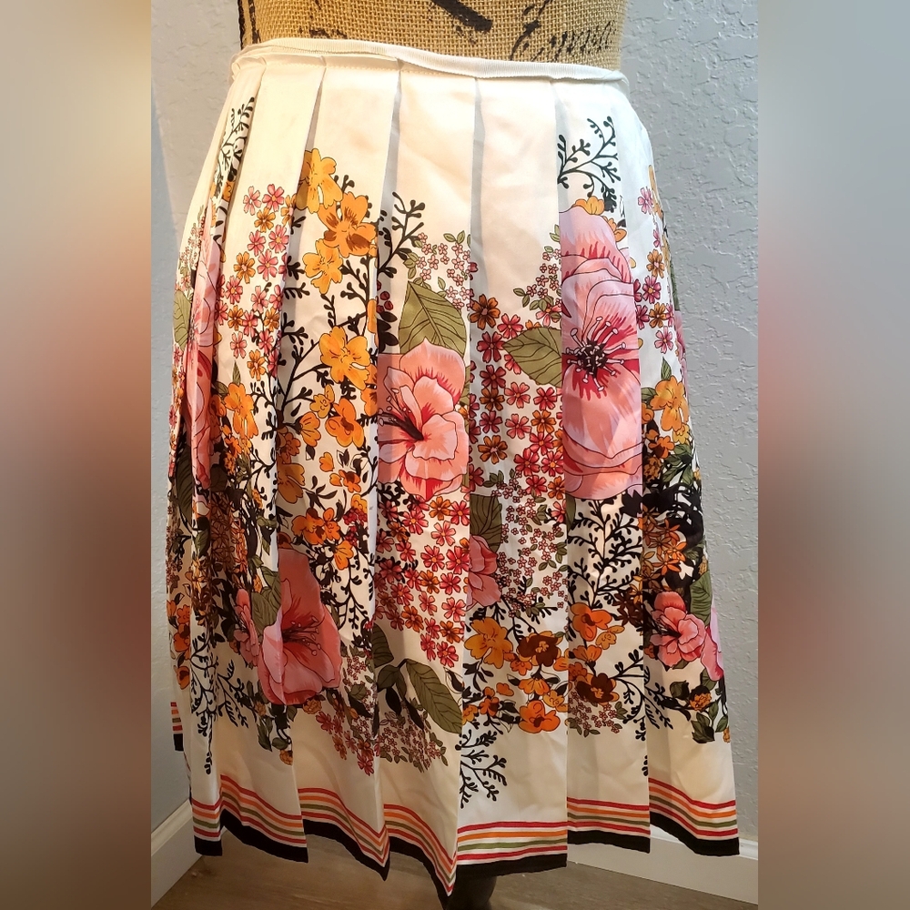 Old Navy Floral A-Line Skirt - White, Pink, and Orange